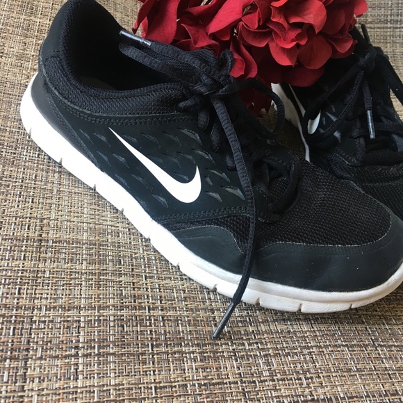 Nike Shoes - Nike Shoes